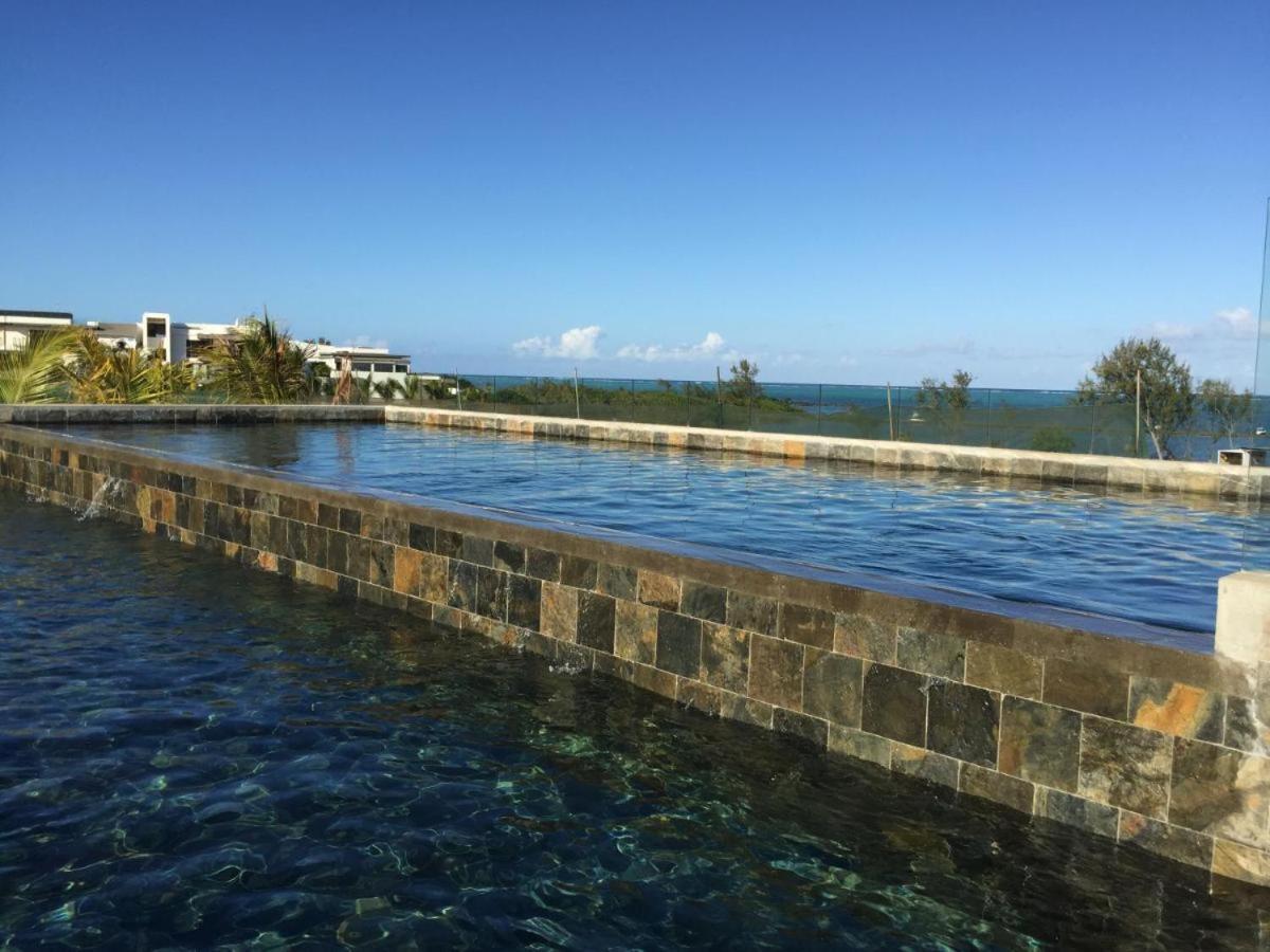 Apartment With A Sea View Roches Noires المظهر الخارجي الصورة